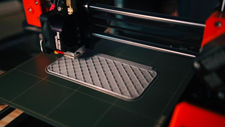 Jaką rolę odgrywają drukarki 3D we współczesnym przemyśle