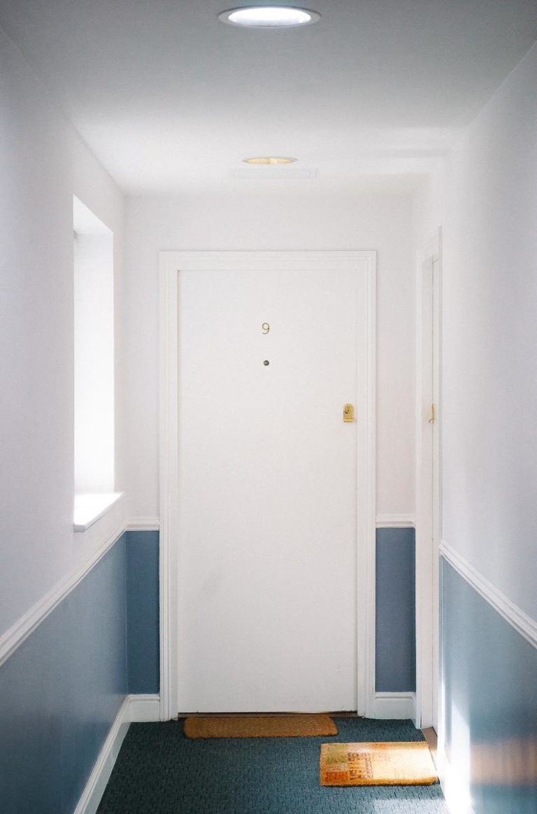 Wizualny element bezpieczeństwa: jak drzwi zewnętrzne mogą zmienić wygląd twojego domu?